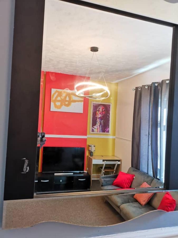 The Superhost - 4 Bedroom House ซันเดอร์แลนด์ ภายนอก รูปภาพ
